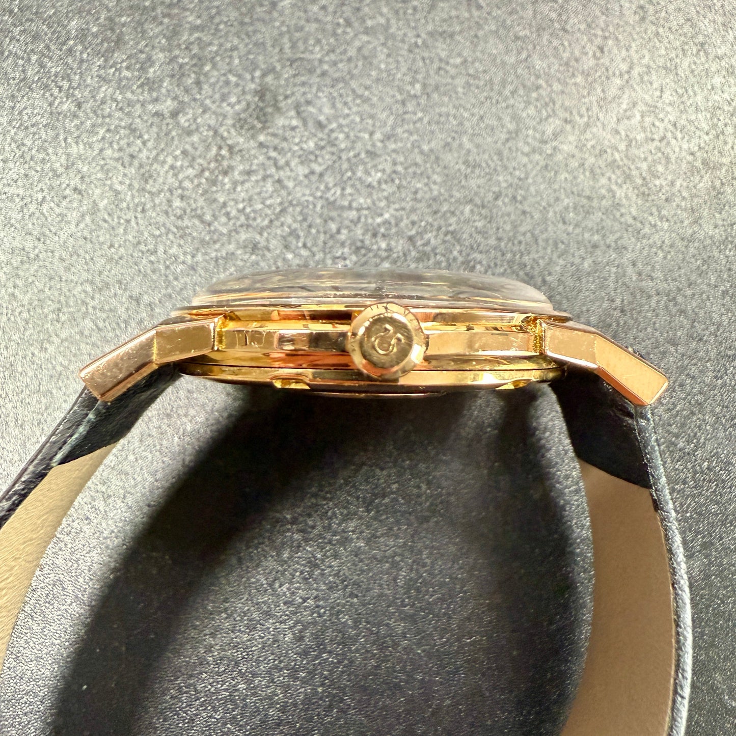 Omega Constellation – Or Jaune 18K – Calibre 561 – Icône de l’élégance vintage