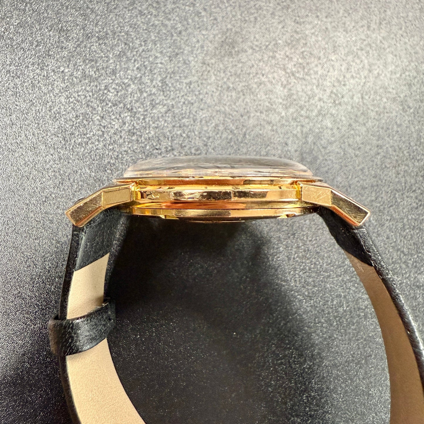 Omega Constellation – Or Jaune 18K – Calibre 561 – Icône de l’élégance vintage