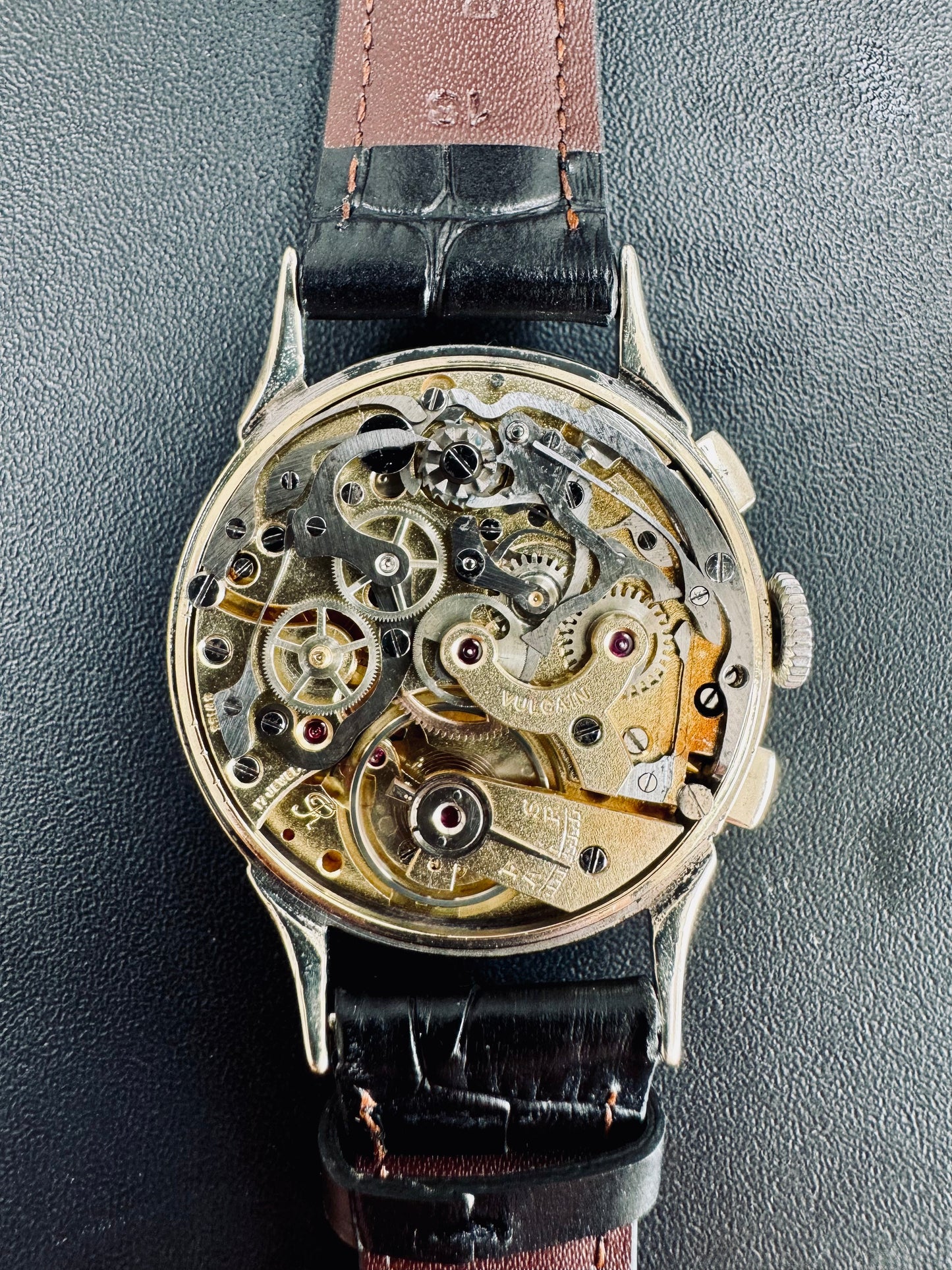 Vulcain Chronographe – Ultra Rare – Calibre Valjoux 22 – Acier Inoxydable – 36 mm