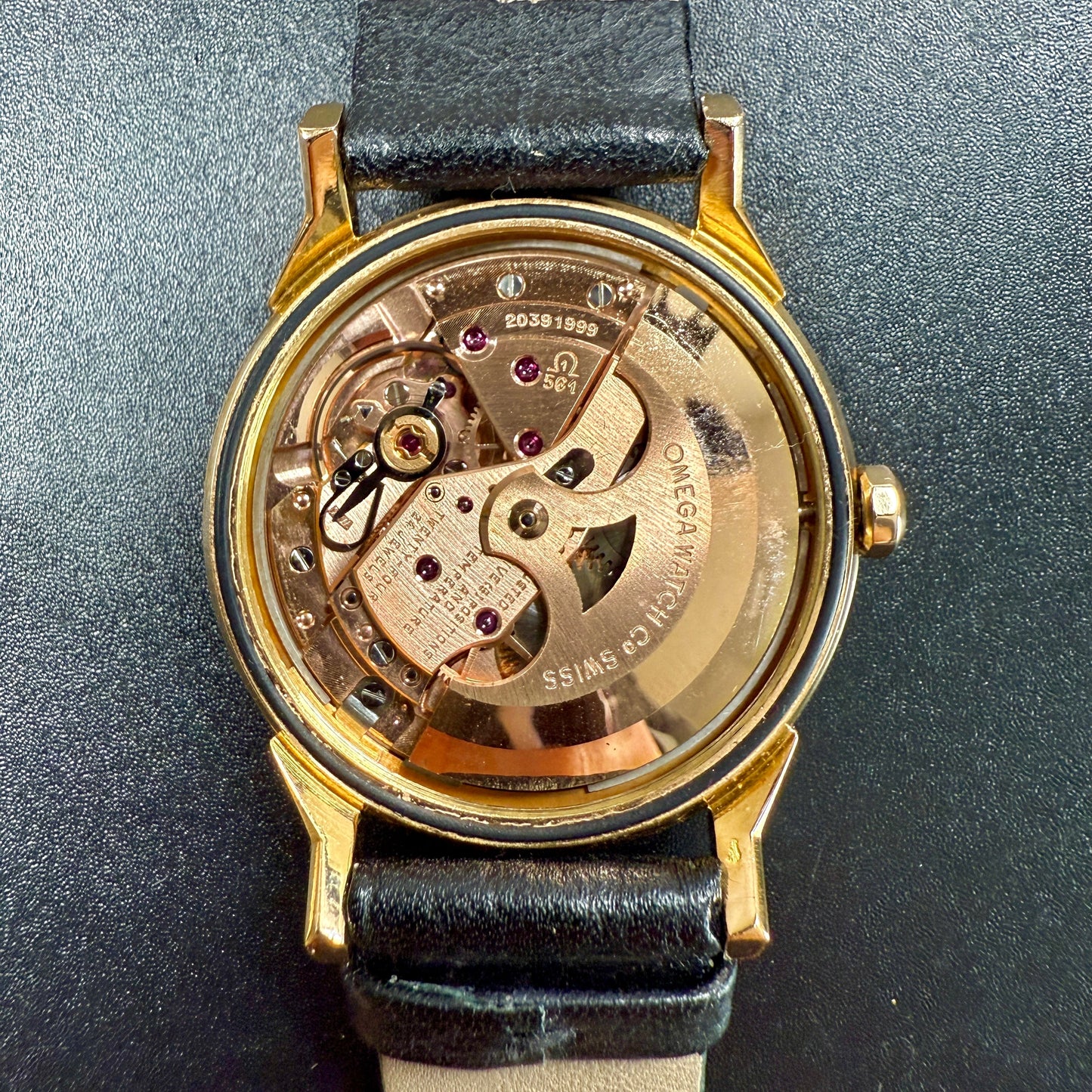 Omega Constellation – Or Jaune 18K – Calibre 561 – Icône de l’élégance vintage