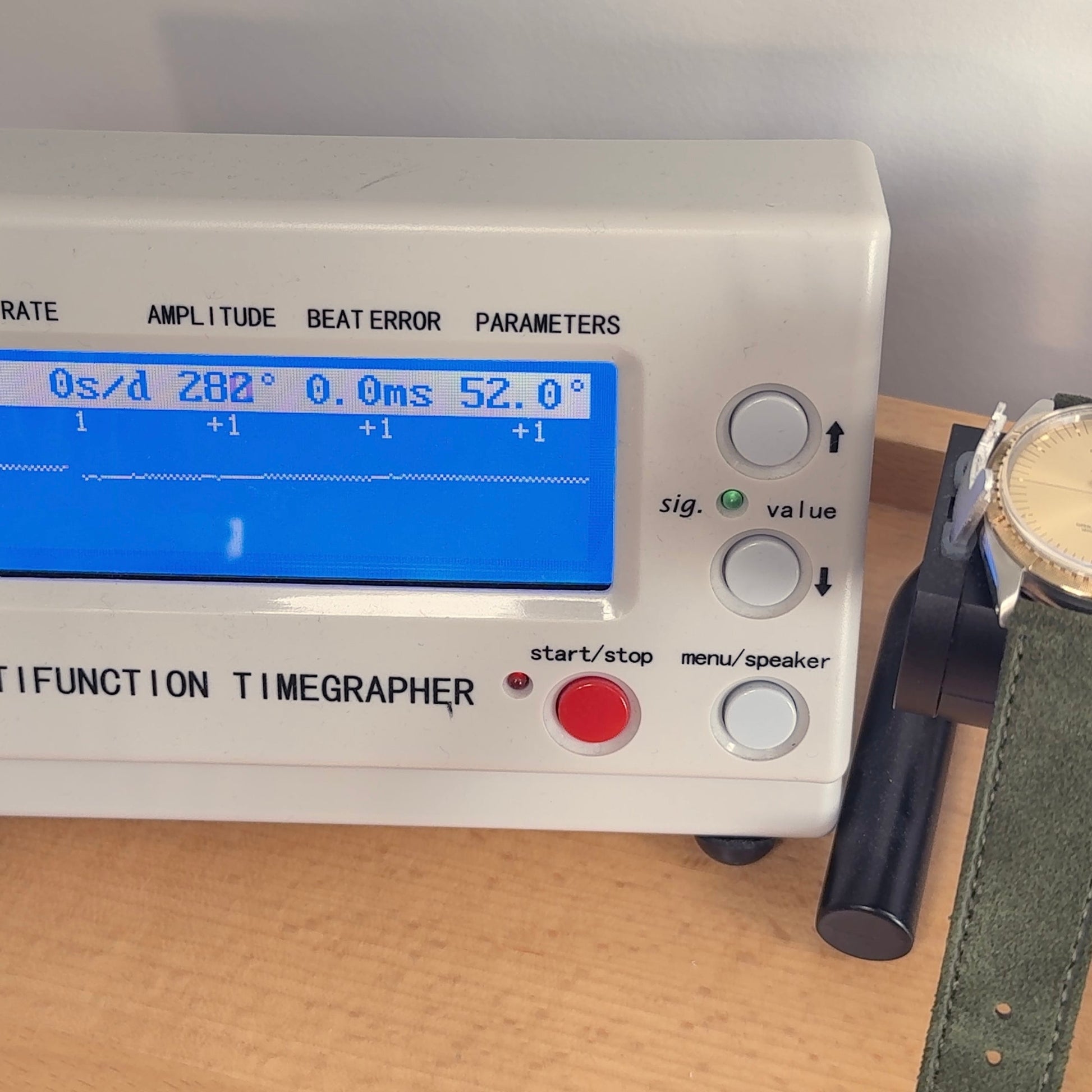 Machine timegrapher utilisée pour le contrôle de la précision lors de la révision d’une montre mécanique ou automatique